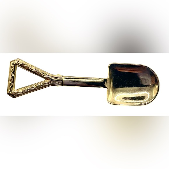 Vintage Gold Tone Shovel Gardening Brooch Pin - Picture 2 of 5